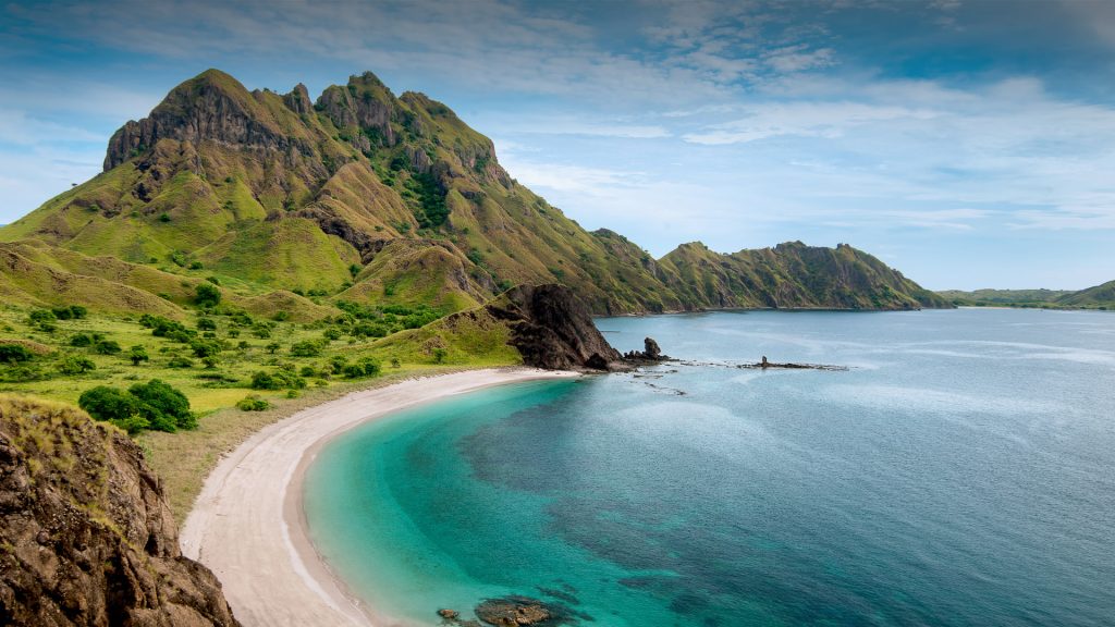 Labuan Bajo | Gerbang Keajaiban Alam dan Wisata Komodo!