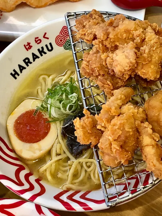 Menyantap Ramen Autentik Halal yang Kuahnya Dimasak Selama 8 Jam