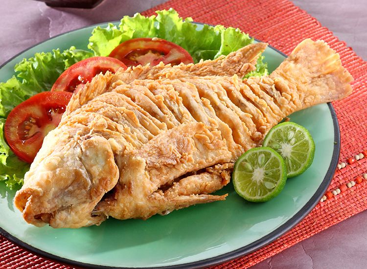 Resep Ikan Goreng Tepung Renyah dengan Sambal Matah