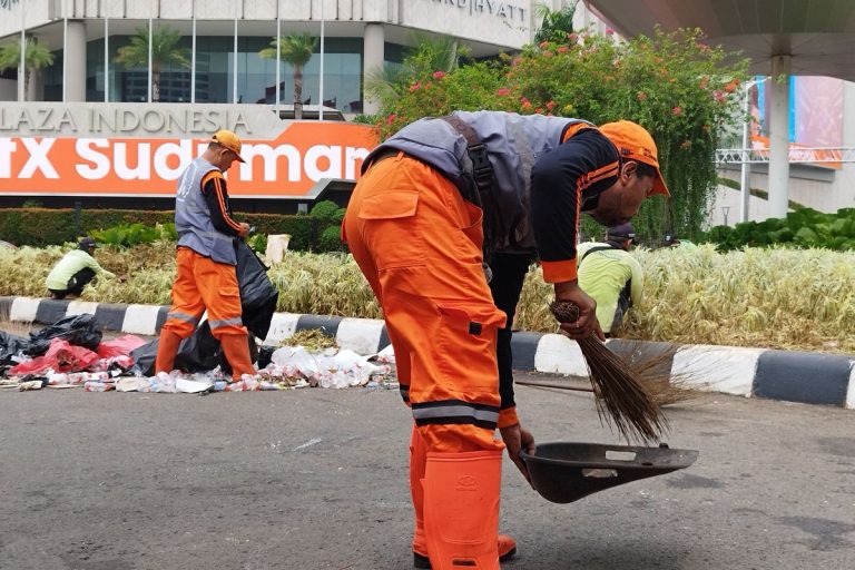 Pemprov Jakarta Pastikan Sampah Perayaan Tahun Baru 2025 Sudah Dibersihkan