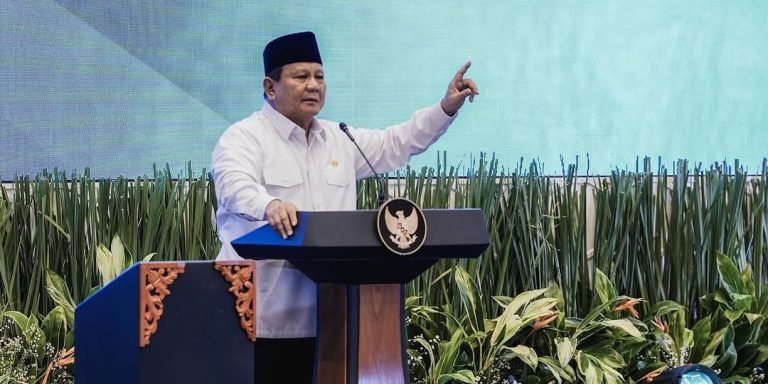 Prabowo Kritik Ormas Preman yang Ganggu Dunia Usaha