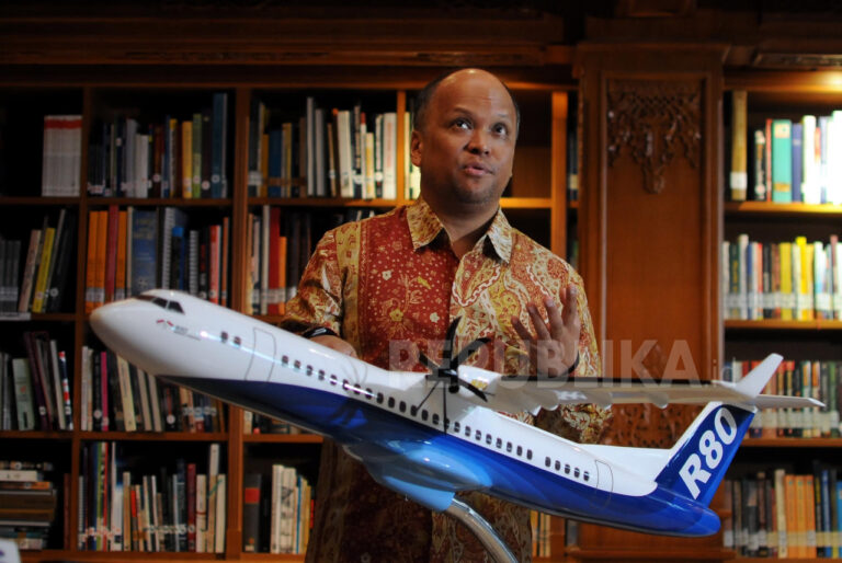 Ilham Habibie: Perang Dagang AS-China Bikin Industri Tertekan