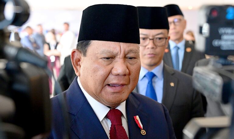Prabowo Bahas Sulitnya Atur Tarif Impor Bareng Trump