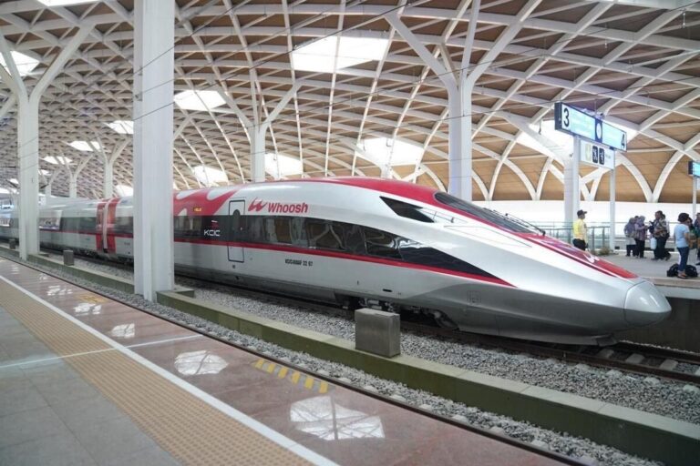 Danantara ke China, Bahas Utang Kereta Cepat Whoosh