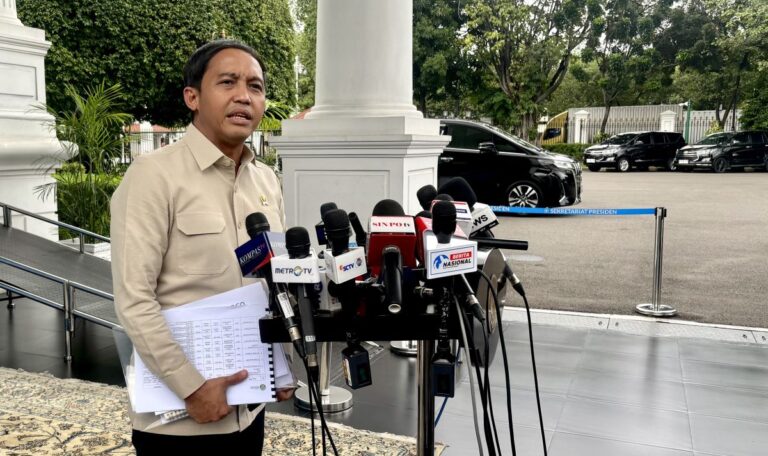 Raja Juli Tunggu Persetujuan Prabowo untuk Cabut Izin 20 Pengelola Hutan