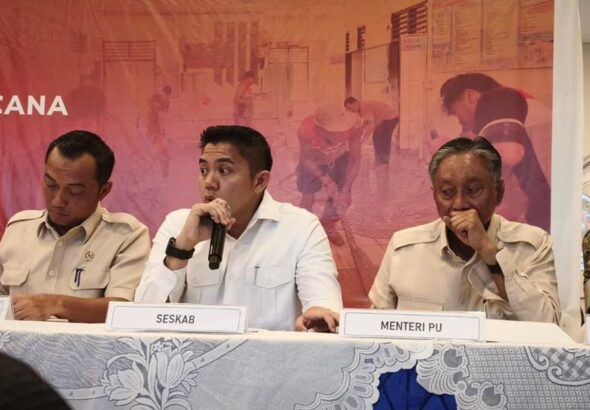 Seskab Teddy Soroti Program Rehabilitasi di Sumatera