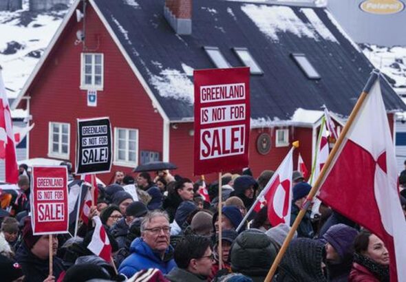 Trump Rencanakan Tarif Impor Hingga 25% untuk Delapan Negara Eropa